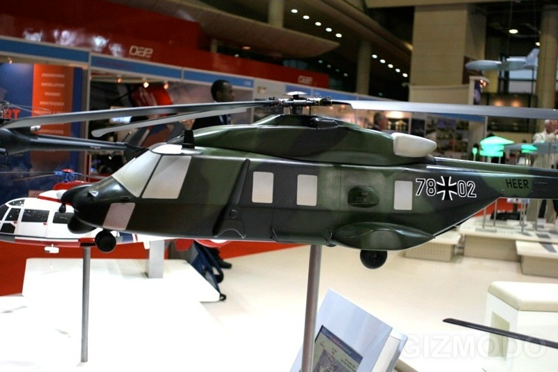 Illustration for article titled Dubai Air Show Has Most Amazing Aircraft and Weapon Models Ever